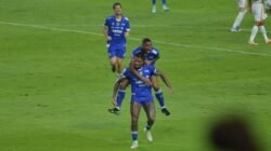 Ramon 'Tanque' masih terlihat bergabung dengan rekan-rekan dalam latihan tim di Lapangan Pendamping Stadion GBLA, Kamis (27/8/2026).