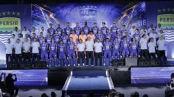 Persib Bandung telah memperkenalkan 32 pemain yang akan berjuang mengarungi kompetisi Super League 2026-2027, Selasa (25/8/2026).