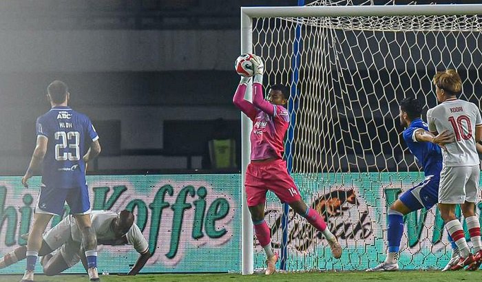 Mario Jozic menegaskan, para penjaga gawang Persib siap berlaga menghadapi Manila Digger FC pada laga play-off ACL 2, Senin (31/8/2026).