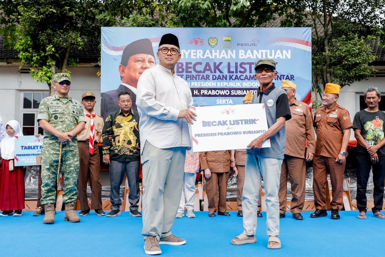 Bandung Dapat 200 Becak Listrik, Tablet Pintar hingga Kacamata Pintar untuk Pelajar