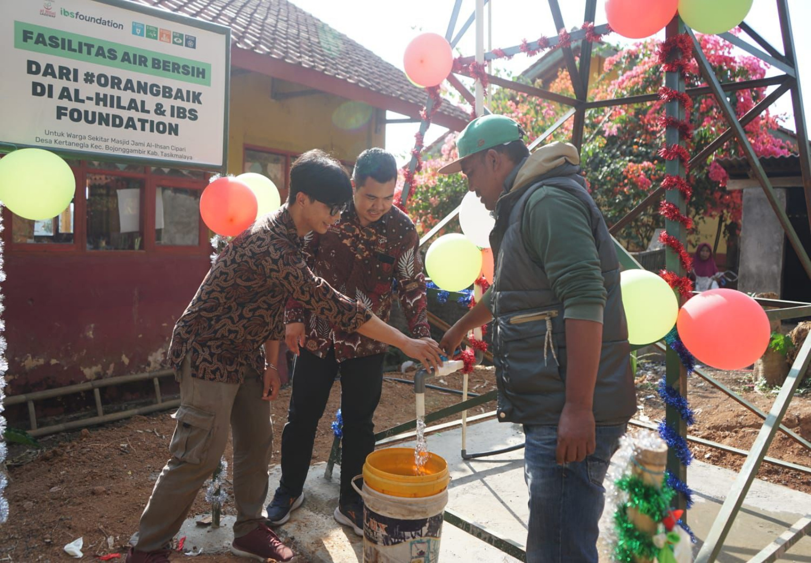 IBS Foundation bersama Al Hilal meresmikan sumur bor bagi masyarakat di Kecamatan Bojonggambir, Kabupaten Tasikmalaya.