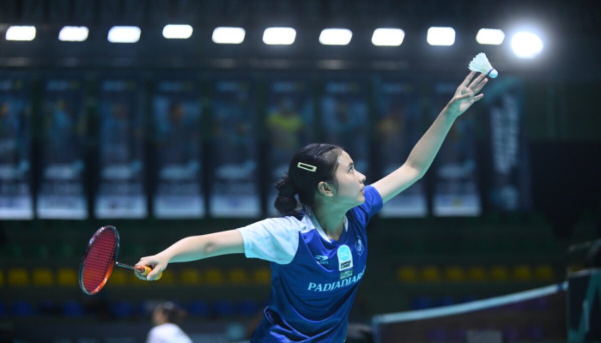 Campus League Badminton Regional Bandung menjadi arena persaingan sengit 23 perguruan tinggi dari berbagai kota.