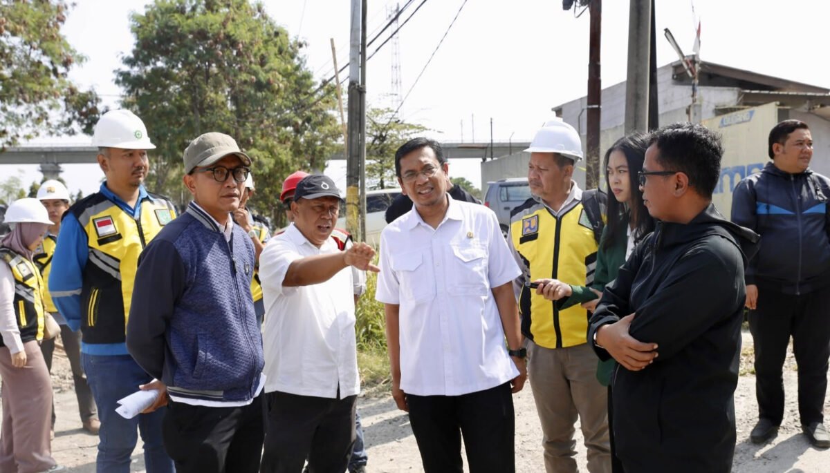 Pembangunan ruas jalan provinsi Sapan-Majalaya di Kecamatan Bojongsoang, Kabupaten Bandung, kini telah mencapai progres sekitar 30 persen.