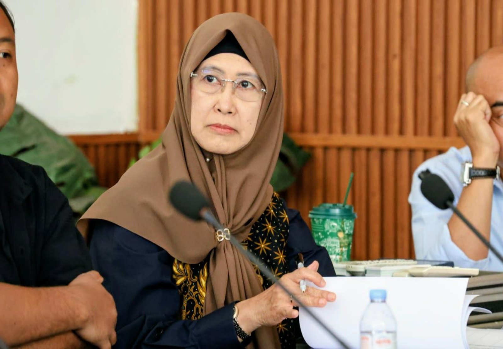 Hj Ratnawati bersama Panitia Khusus (Pansus) Lingkungan dan Lingkungan Hidup (LH) DPRD Jabar serta Biro Hukum melakukan kunjungan kerja.