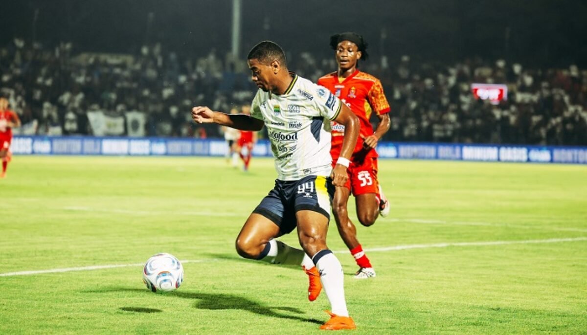 Tekuk Persijap 2-1, Persib Ramaikan Papan Atas Klasemen Pekan 3 Super League