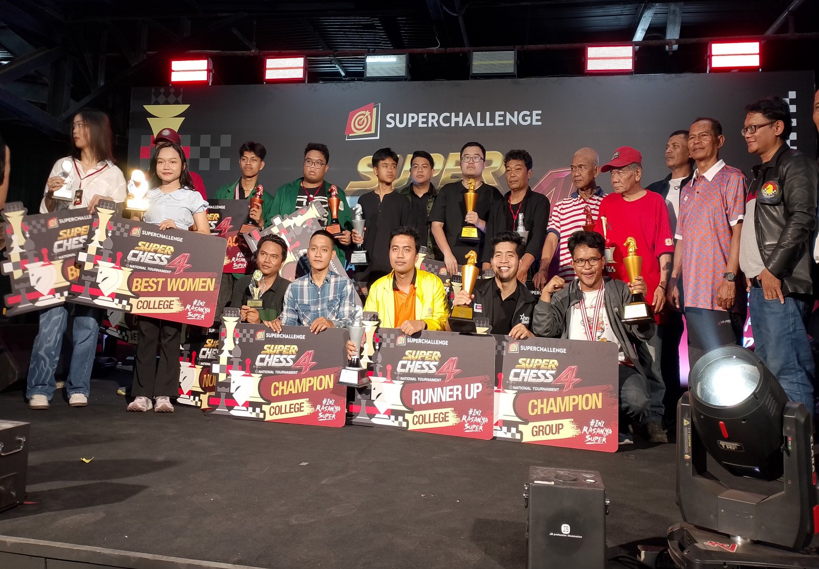 Super Chess National Tournament Series 4 mencatat peningkatan partisipasi pecatur muda, khususnya mahasiswa. 