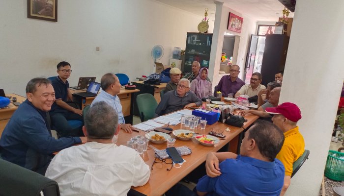 Forum Wartawan Kebangsaan (FWK) mengingatkan KPK harus memiliki keberanian dan konsistensi dalam penegakan hukum.