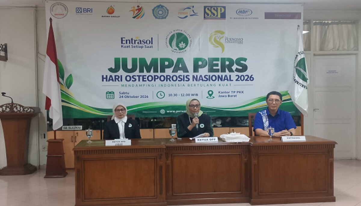Osteoporosis kerap berkembang tanpa gejala yang jelas, sehingga banyak orang tidak menyadari penurunan kepadatan tulangnya.