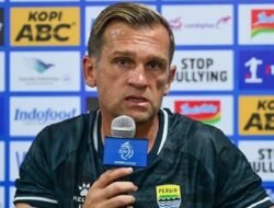 Pelatih Persib Waspadai Organisasi Serangan Persik