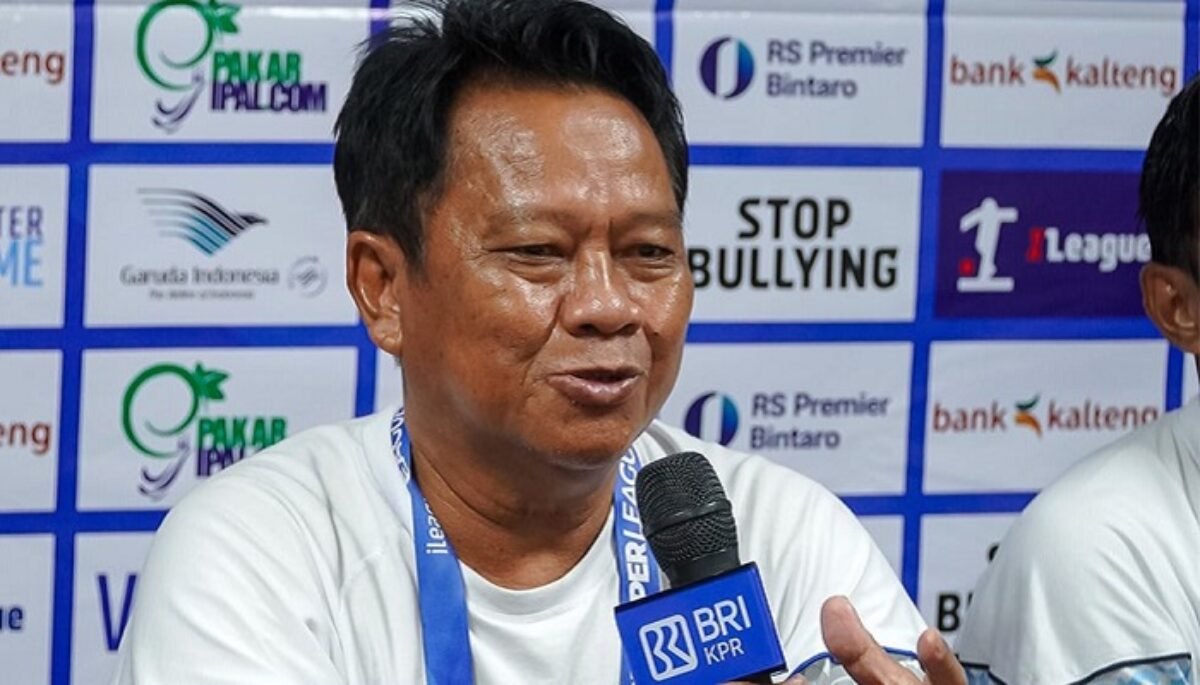 Persib melakoni ujian dalam upaya menembus papan atas Super League 2026-2027, dengan menghadapi Isenmulang FC, Minggu (1/11/2026) sore.